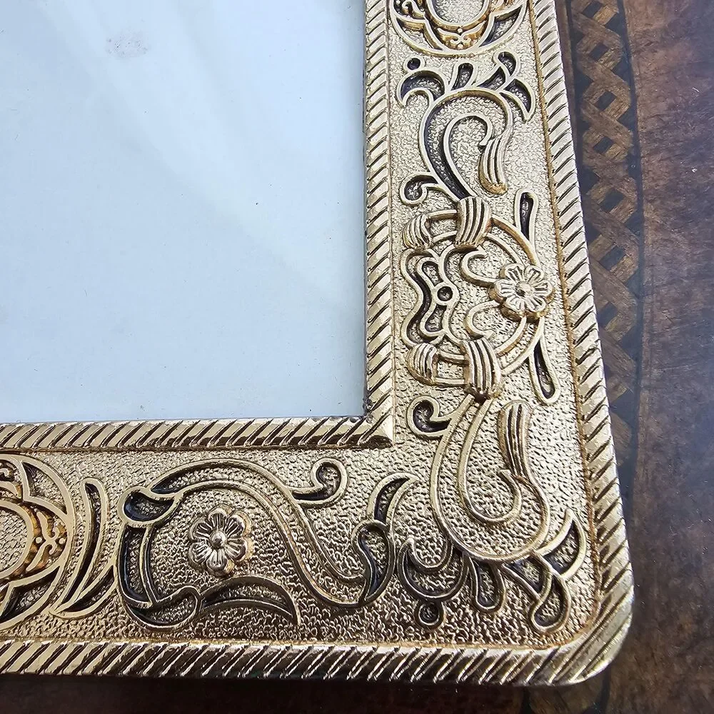 Frame | Baroque Style Tabletop Photo Frame | Gift-Ready Decor